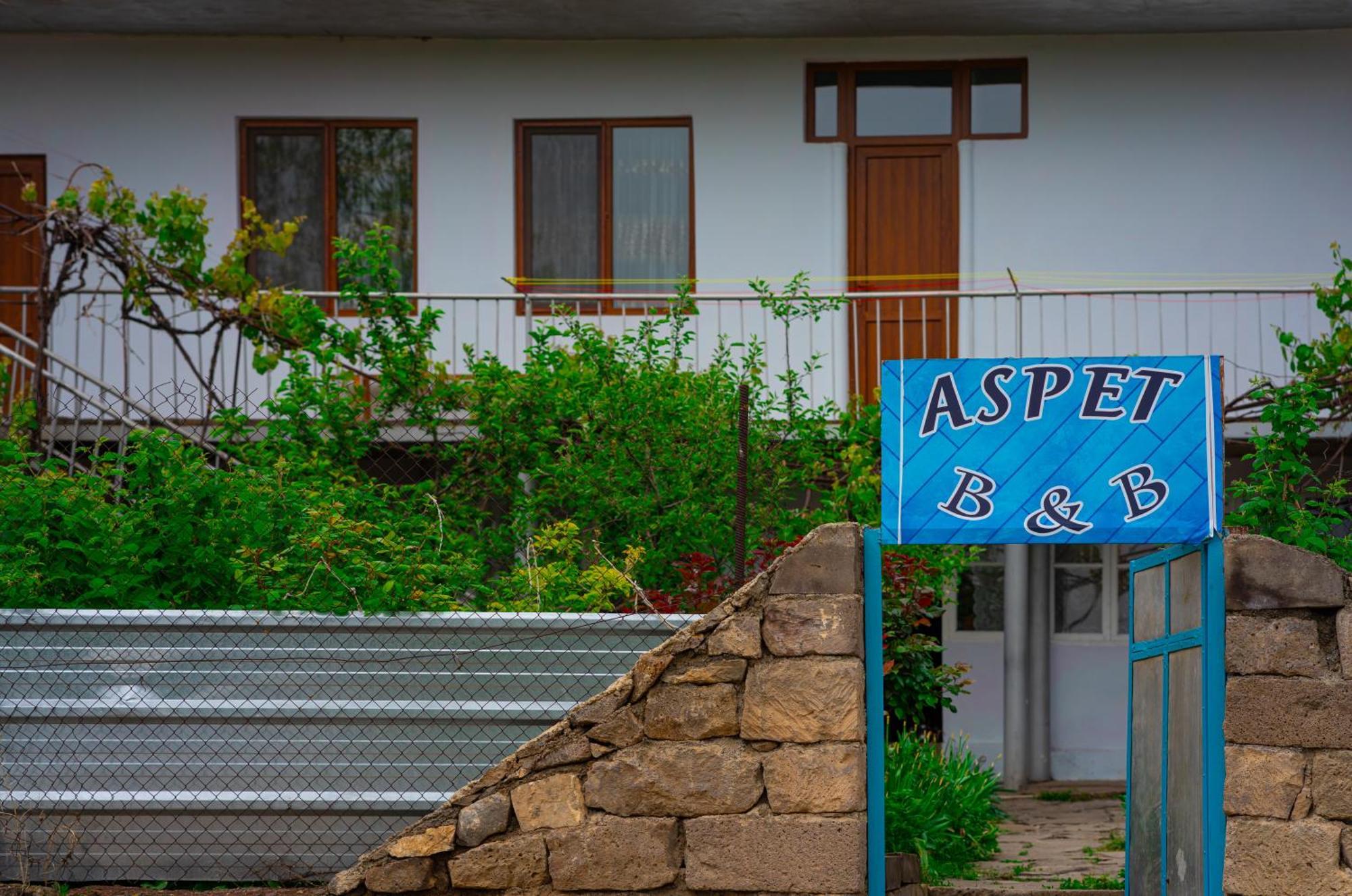 Aspet B&B Tat'ev Buitenkant foto