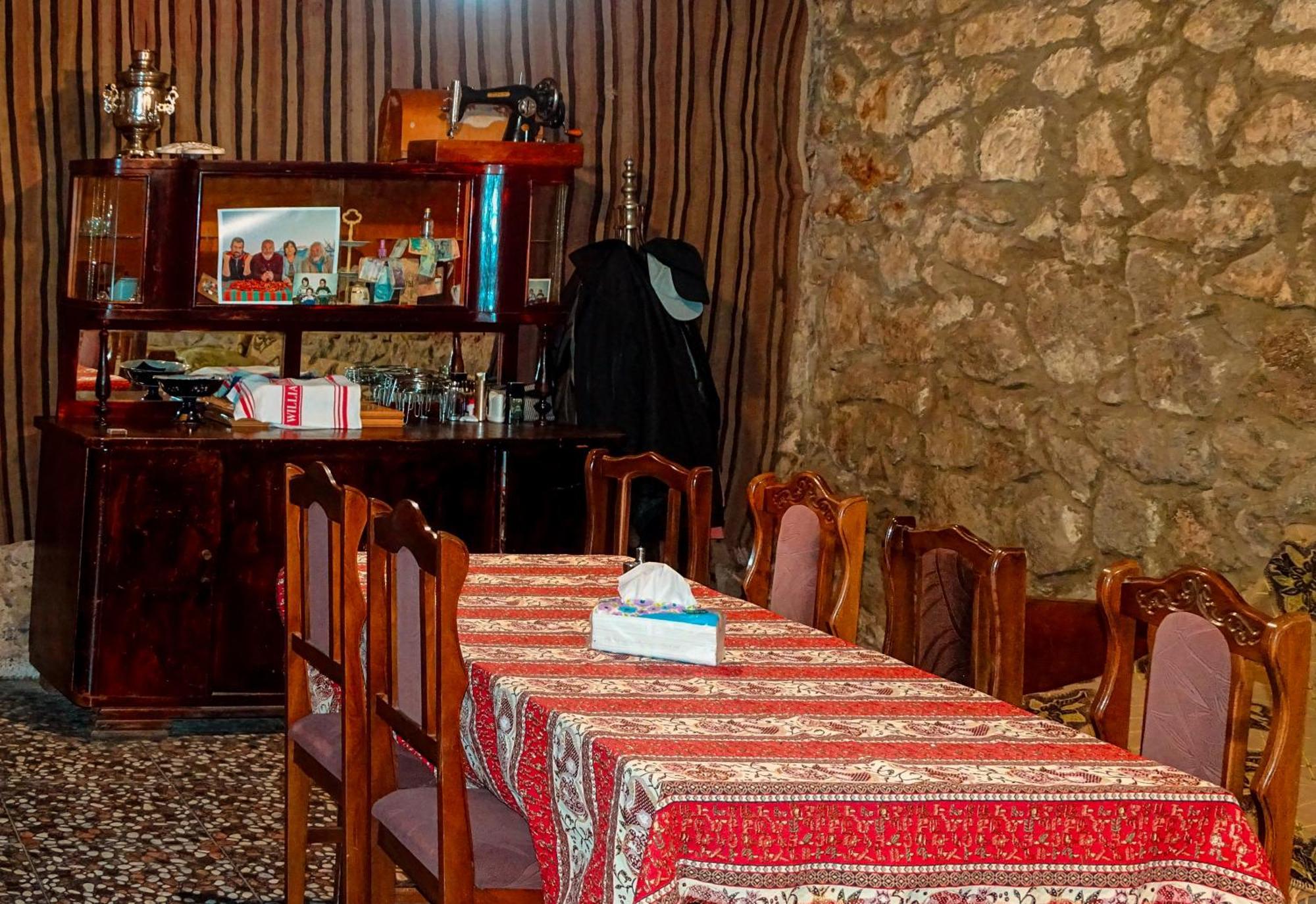 Aspet B&B Tat'ev Buitenkant foto