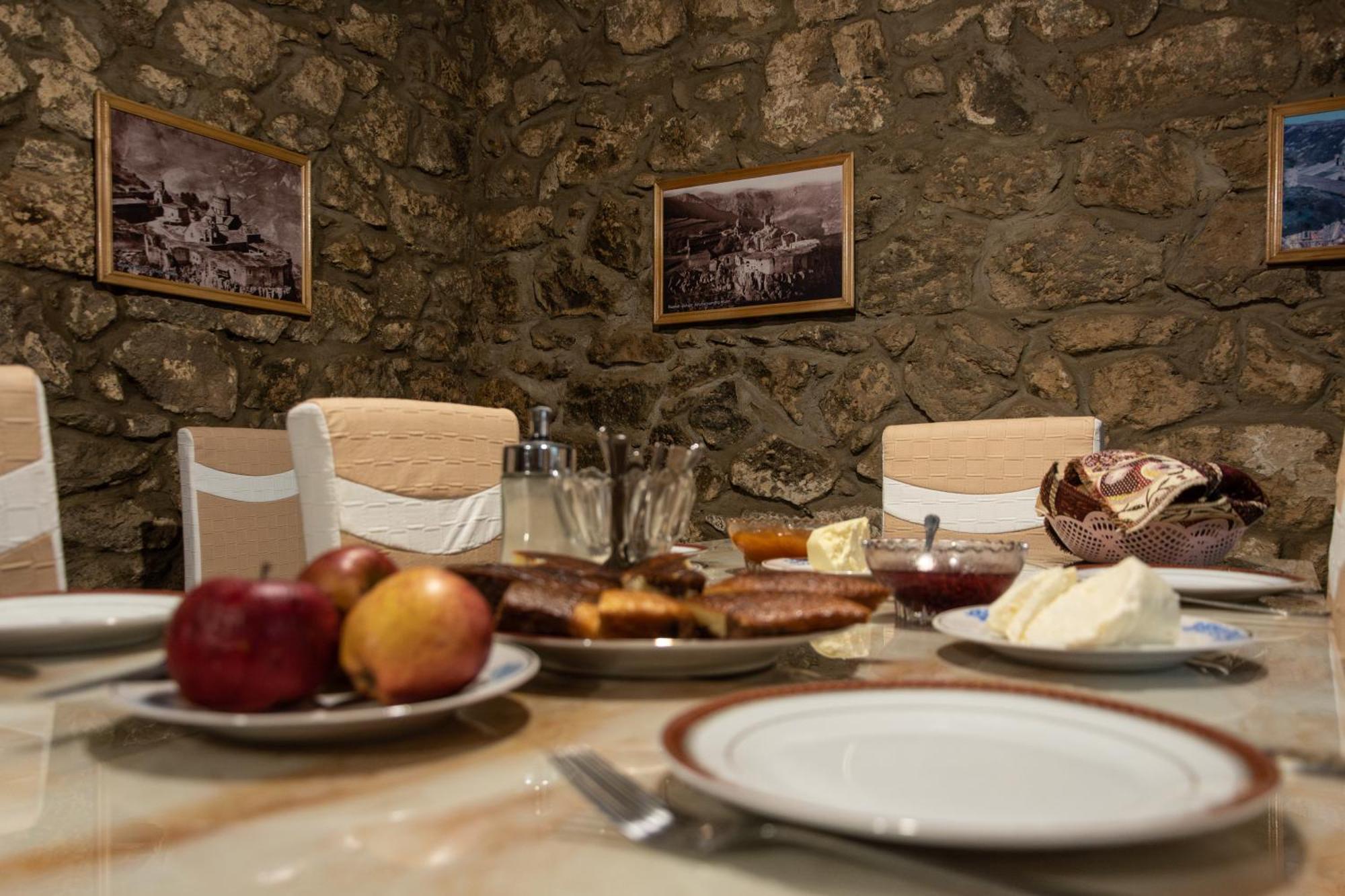 Aspet B&B Tat'ev Buitenkant foto